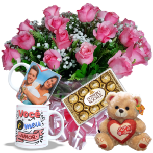 Buquê com 12 Rosas Cor Rosa+Caneca Personalizada+Chocolate 12un+Urso 30cm