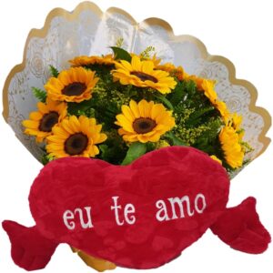 Buquê com 8 Girassóis+Coração Pelúcia "Eu Te Amo" Tam G