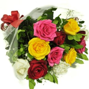 Buquê com 12 Rosas Coloridas