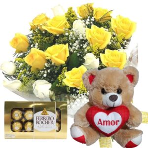 Buquê 12 Rosas Brancas e Amarelas+Chocolate 8un+Urso Coração Amor 20cm