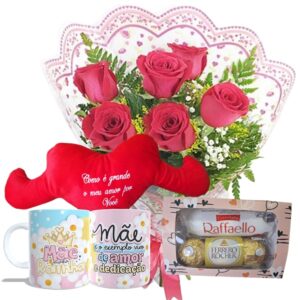 Mini buquê 6 Rosas Vermelhas+Coração Pelúcia "Como é grande meu...65x30"+1Caneca "Mãe Rainha"+Chocolate 6un
